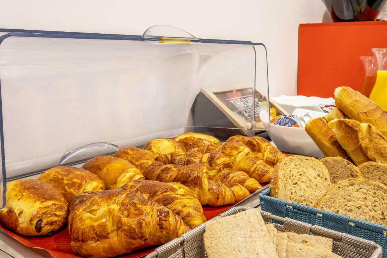 Comfort Hotel Au Firmament Asnieres-Sur-Seine Ngoại thất bức ảnh